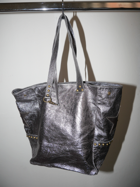 s0118 metallic leather tote with stars