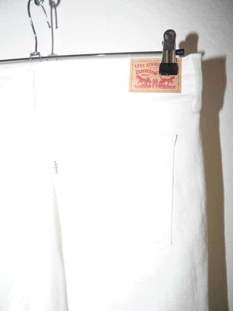 s0123 levi’s 315 white jeans (W31 L32)