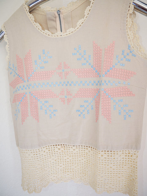 1950's embroidered crochet trim top