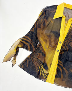 Asymmetric sleeve 90’s mesh shirt