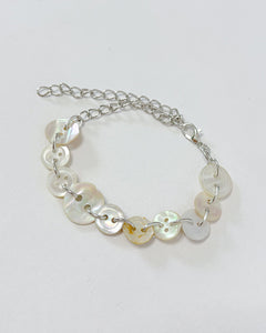Mother of pearl buttons bracelet