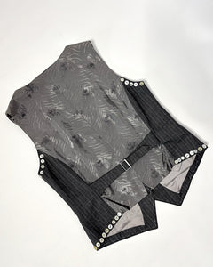 Mother of pearl button adorned 90’s wool vest