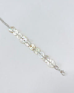 Mother of pearl buttons bracelet