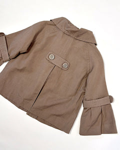 Cropped shift jacket featuring flute quarter length sleeves