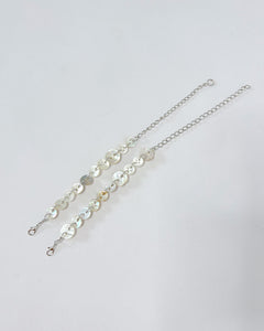 Mother of pearl buttons bracelet