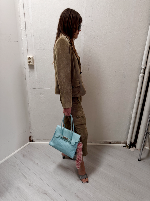 s0130 firkin bag with pink rabbit keychain