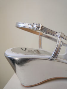 Alba mode silver wedges