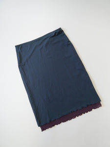 Layered mesh skirt