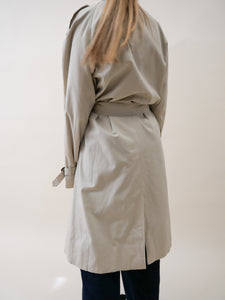 The classic belted trenchcoat