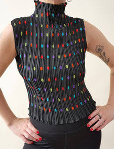 Colorful dot top