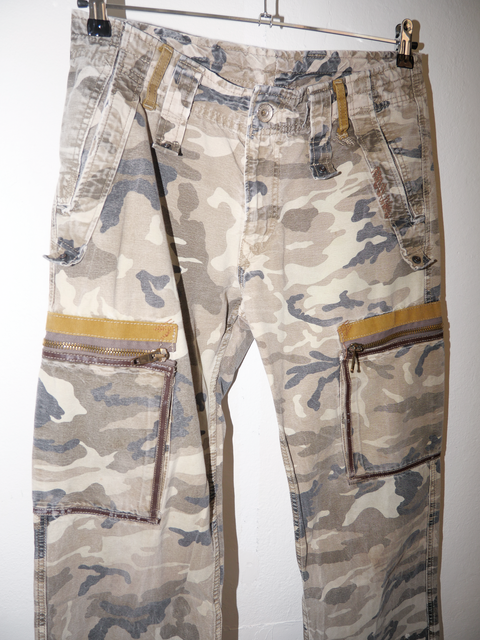 S0142 washed camo cargo pants