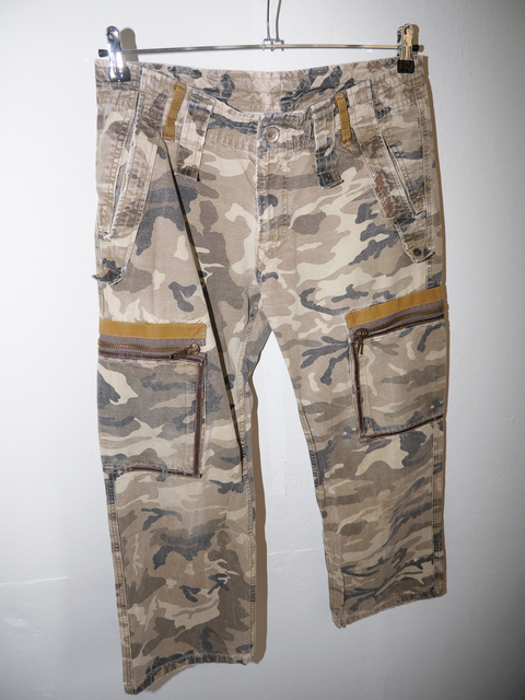 S0142 washed camo cargo pants