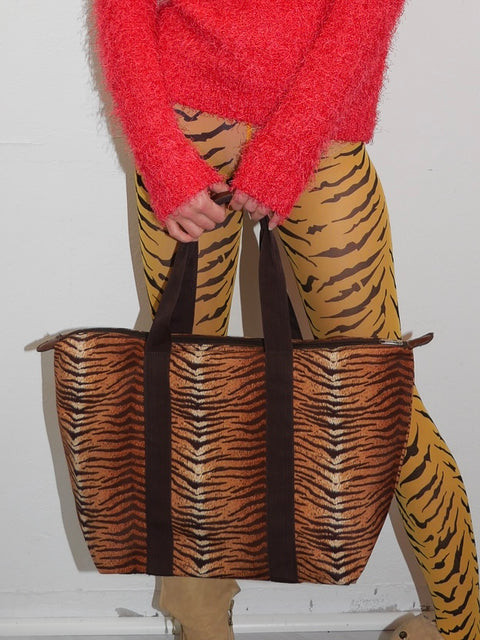 S0156 tiger print duffel bag