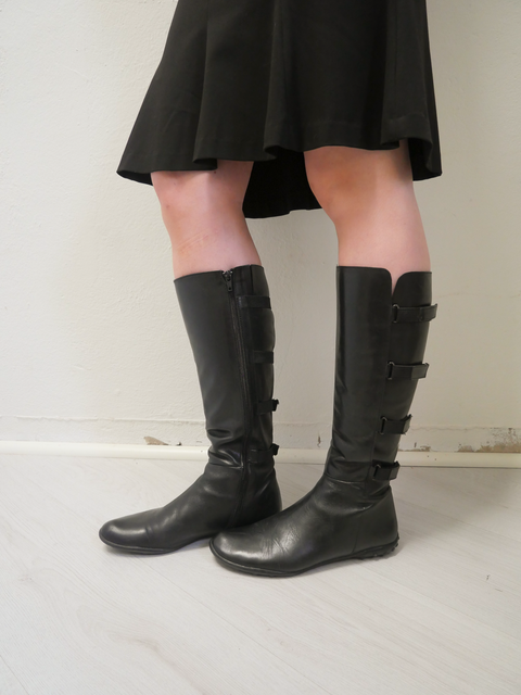 2000’s knee high leather boots