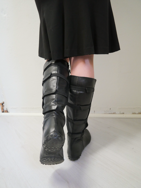 2000’s knee high leather boots