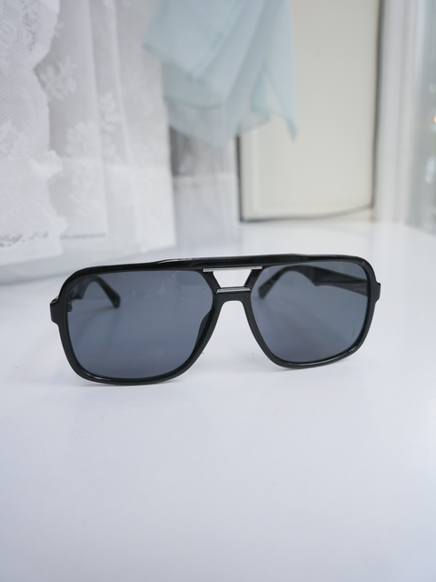 2000's GUESS pilot sunnies