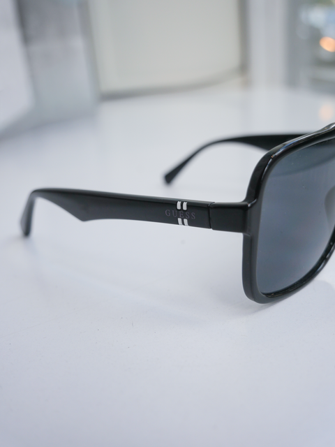 2000's GUESS pilot sunnies