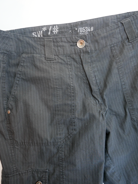 2000's pinstripe cargo capri pants