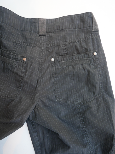 2000's pinstripe cargo capri pants