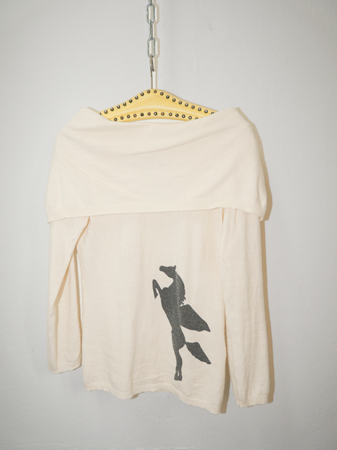 2000's pegasus off shoulder knit