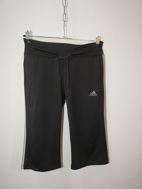 2000'S Adidas athleisure capri track pants