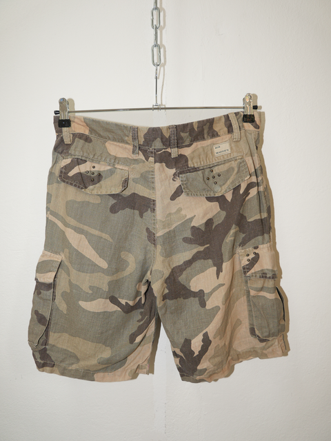 2000'S camo cargo shorts