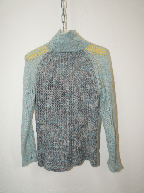 2000's icy blue soft knit sweater