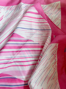 Pink grafisk tørklæde